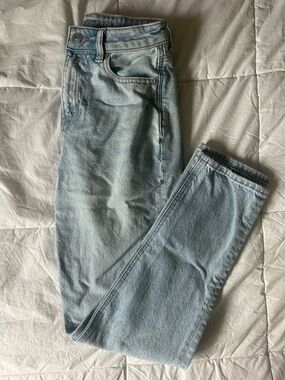 American Eagle Outfitters Light Blue Mom Jeans (Women)